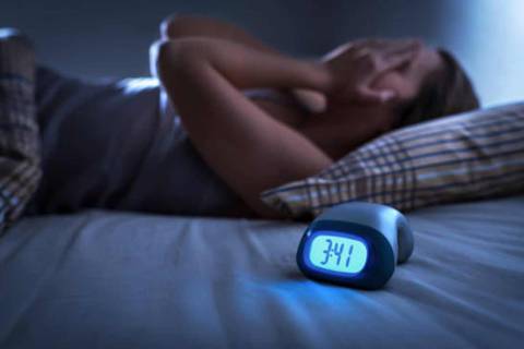 Por qué los expertos recomiendan dormir con una almohada entre las piernas  y cuál es la mejor posición, Salud, La Revista