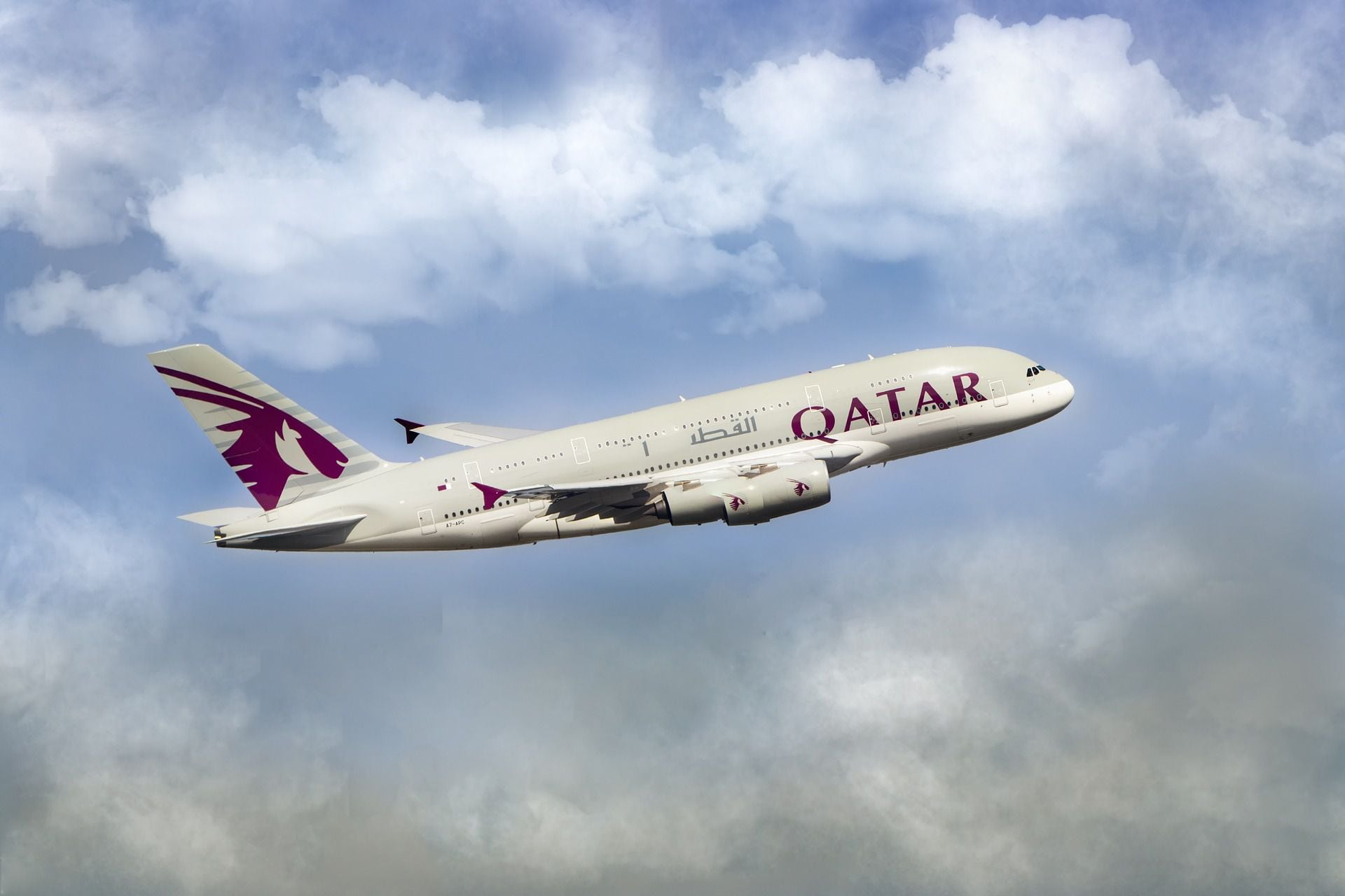 Un avión Airbus A380 de la aerolínea de bandera Qatar Airways.