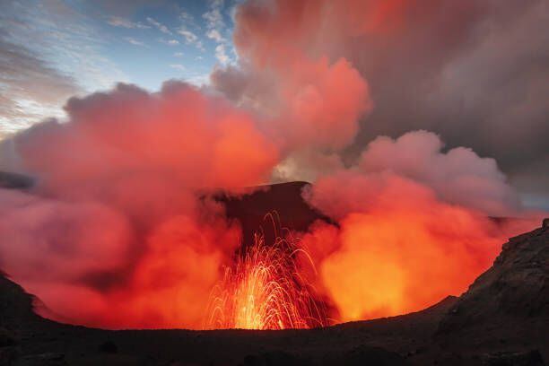 El grupo de científicos prevén que la erupción puede tener la medida de 10 a 100 veces más grande que la vista en enero en el volcán Hunga Tonga-Hunga Ha’apa en Tonga, Oceanía.