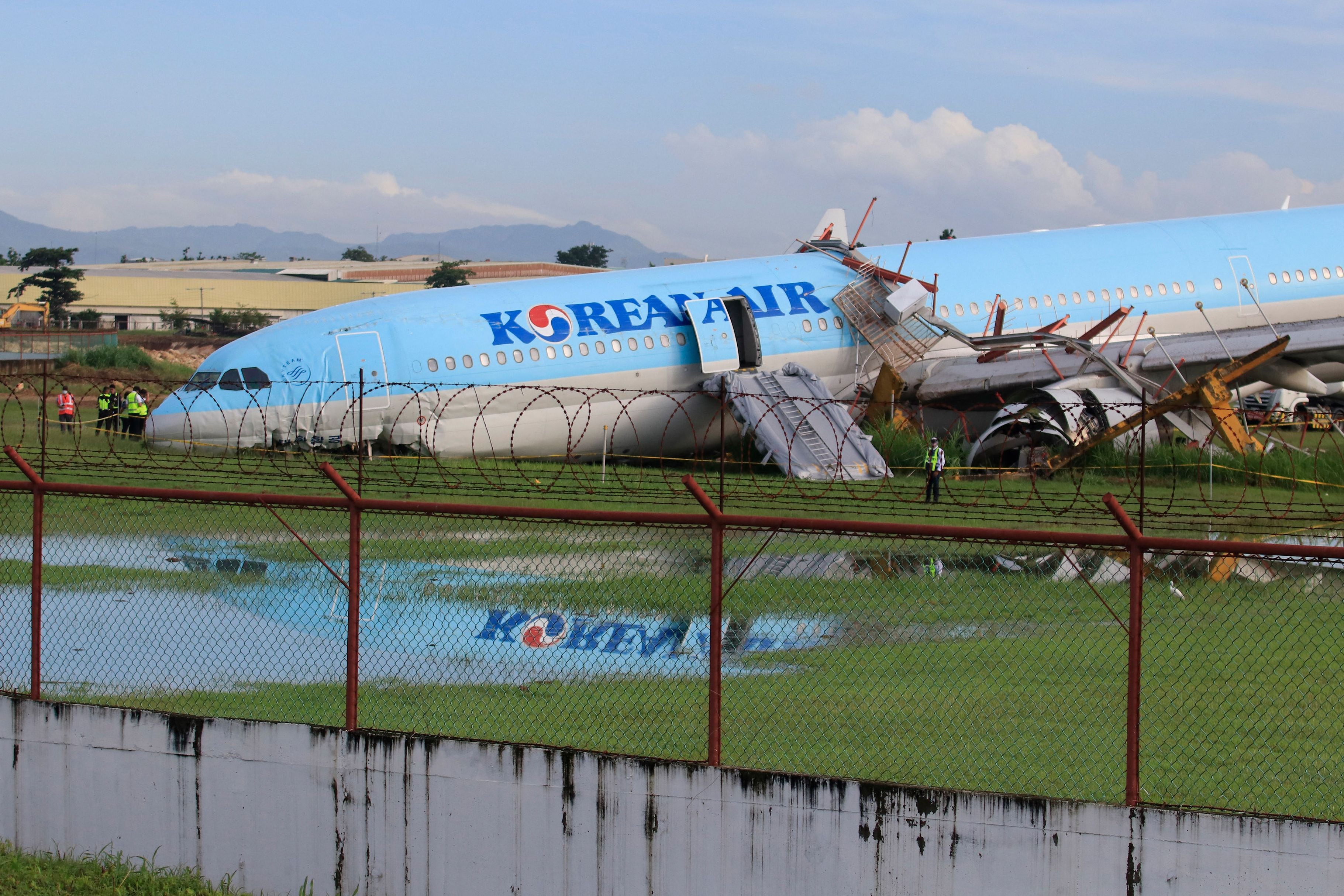 Avión de Korean Air con 173 personas pierde pista cuando intentaba aterrizar en aeropuerto de Filipinas