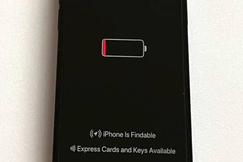 Con iOS 18, tu iPhone puede activar ciertas funciones aunque la batería esté agotada