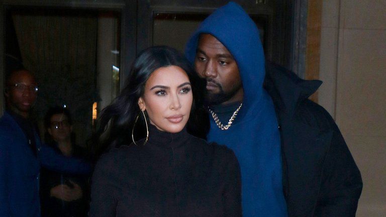 Kanye West compró una mansión (que derrumbará) y ahora vivirá al frente de la casa de Kim Kardashian