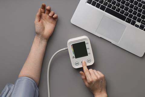 ¿Cómo encontrar un buen tensiómetro y usarlo correctamente? Este es el mejor para medir la presión arterial en casa
