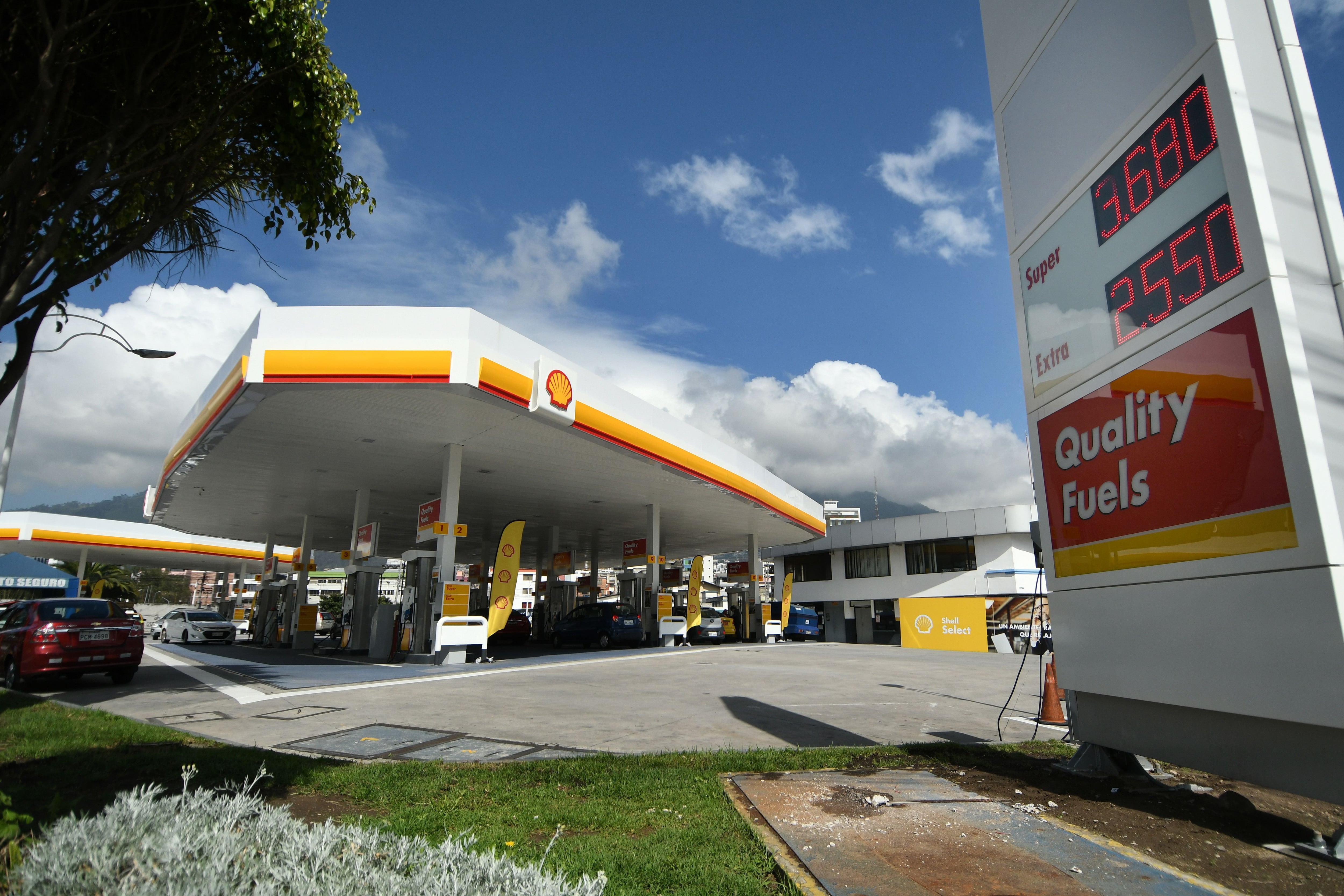 Las tres gasolineras más rentables de Petroecuador fueron vendidas en el gobierno de Rafael Correa y en la actualidad se prevé vender otras 45