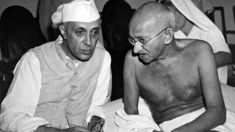 Nehru y Ghandi en 1946. GETTY IMAGES