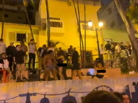 Viralizan baile erótico con desnudos ocurrido supuestamente en el centro de Guayaquil: ‘No es Las Peñas’, dicen en establecimientos de zona turística