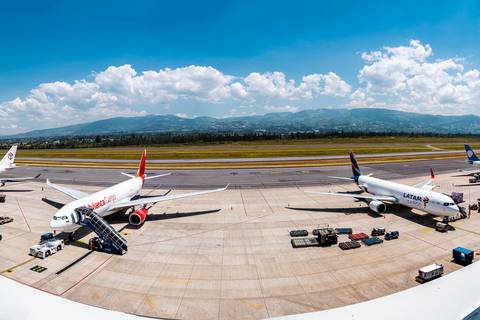 Reprogramación de vuelos en el aeropuerto de Quito, este sábado
