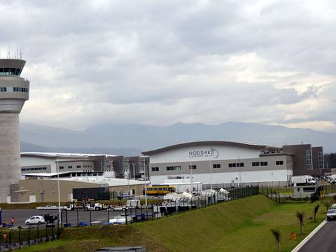 En aeropuerto de Tababela persisten quejas por atrasos