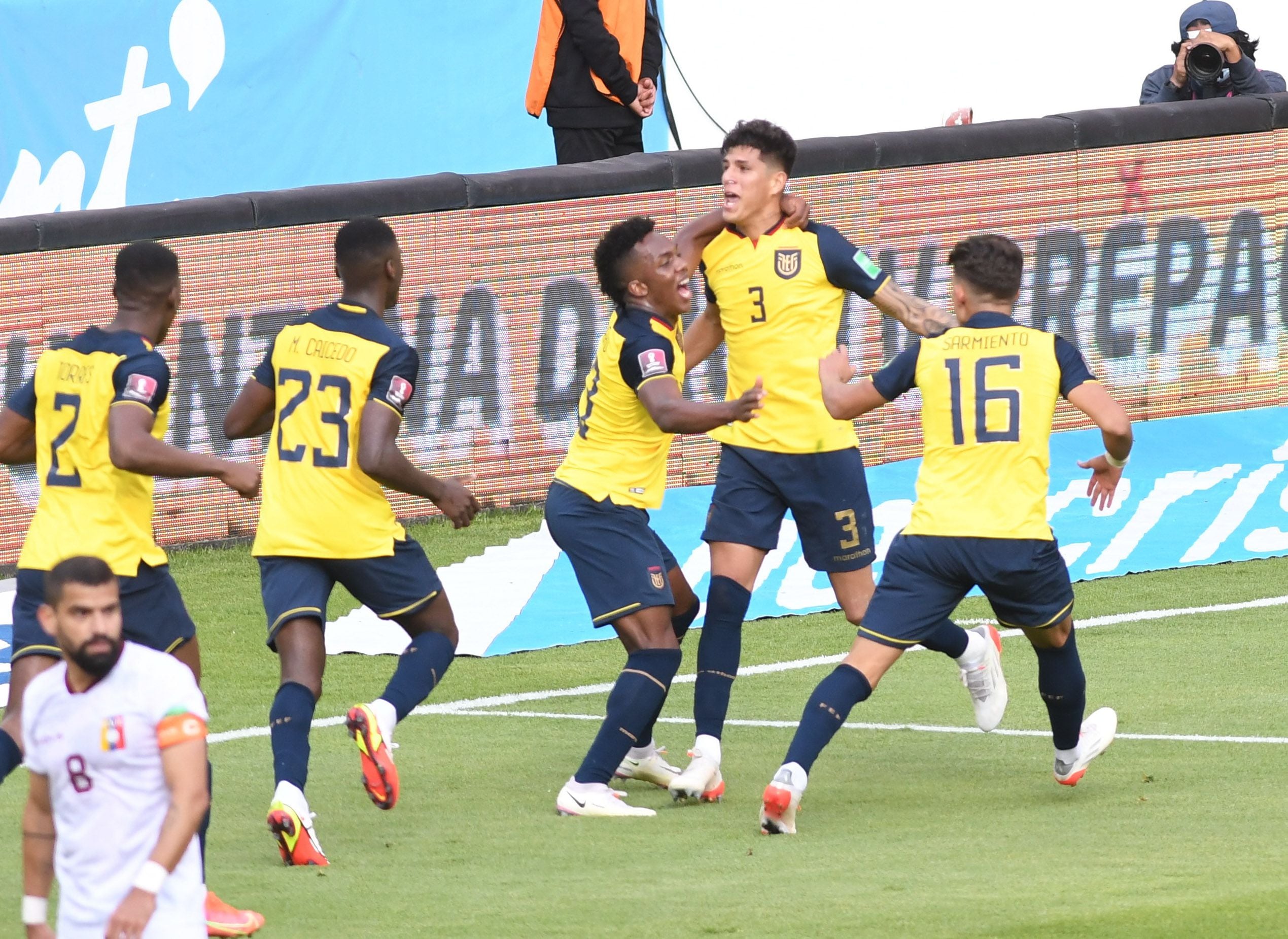 Selección de Ecuador sufrió, pero logró vencer 1-0 a Venezuela para seguir firme en la clasificación al Mundial