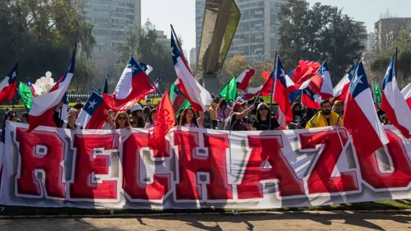 El rechazo a la propuesta de nueva Constitución para Chile fue contundente. Sin embargo, el proceso continúa. GETTY IMAGES