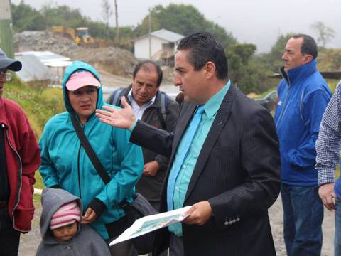 Alcalde de Guachapala deja el cargo para terciar por el mismo puesto en Paute