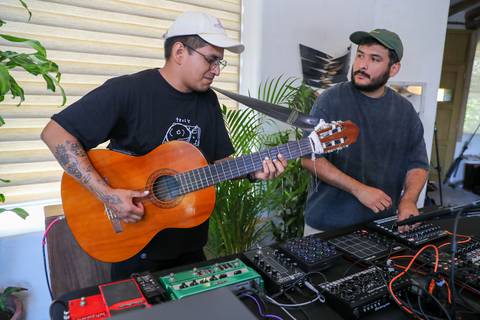 Cruz Loma, el dúo ecuatoriano que fusiona el bambuco, el yaraví y el pasillo con la música electrónica