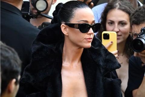 Katy Perry, semidesnuda en el desfile de Balenciaga