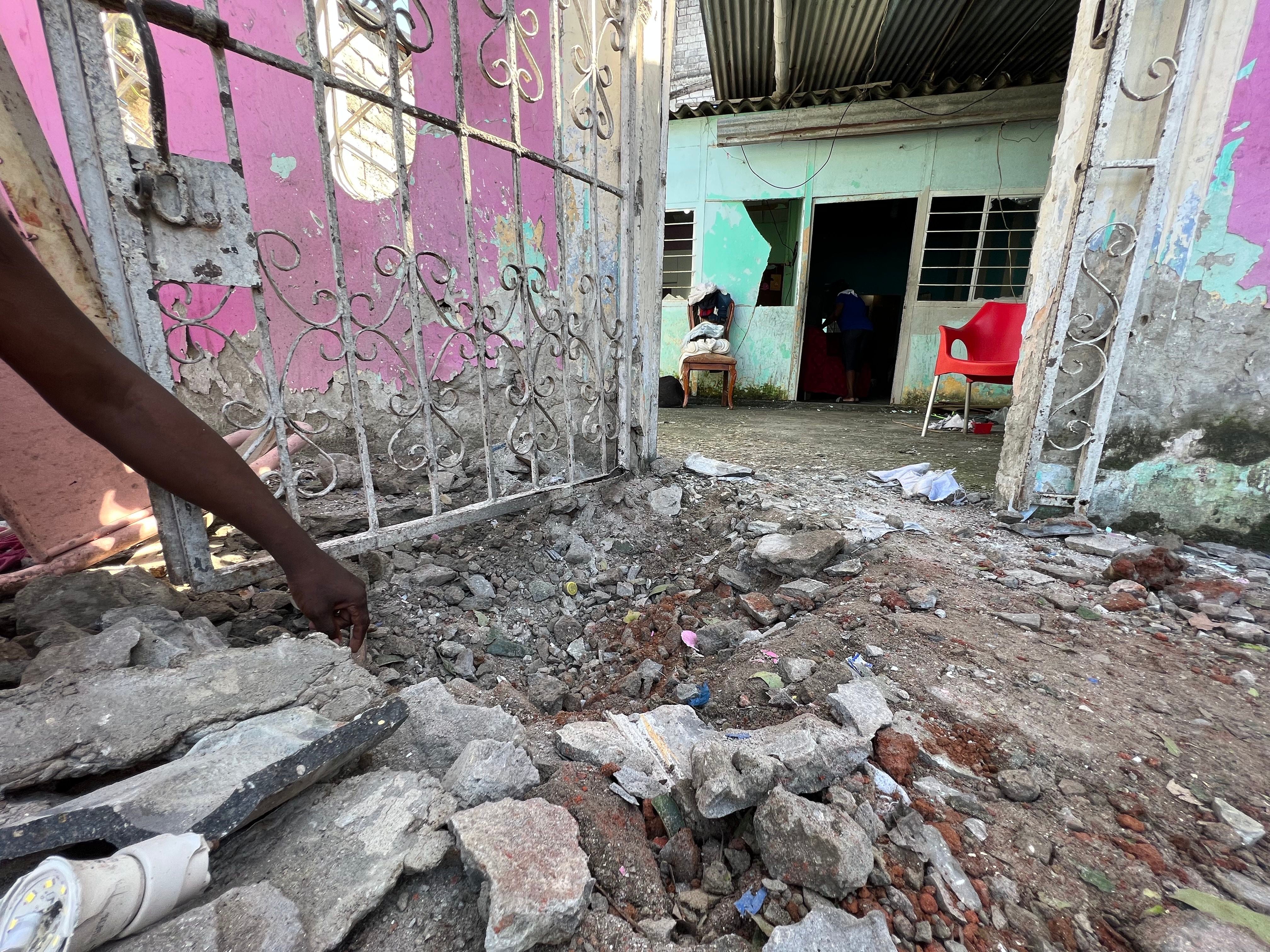 Una familia de la isla Trinitaria ha recibido amenazas, disparos y hasta detonación de explosivos por denunciar asesinato 