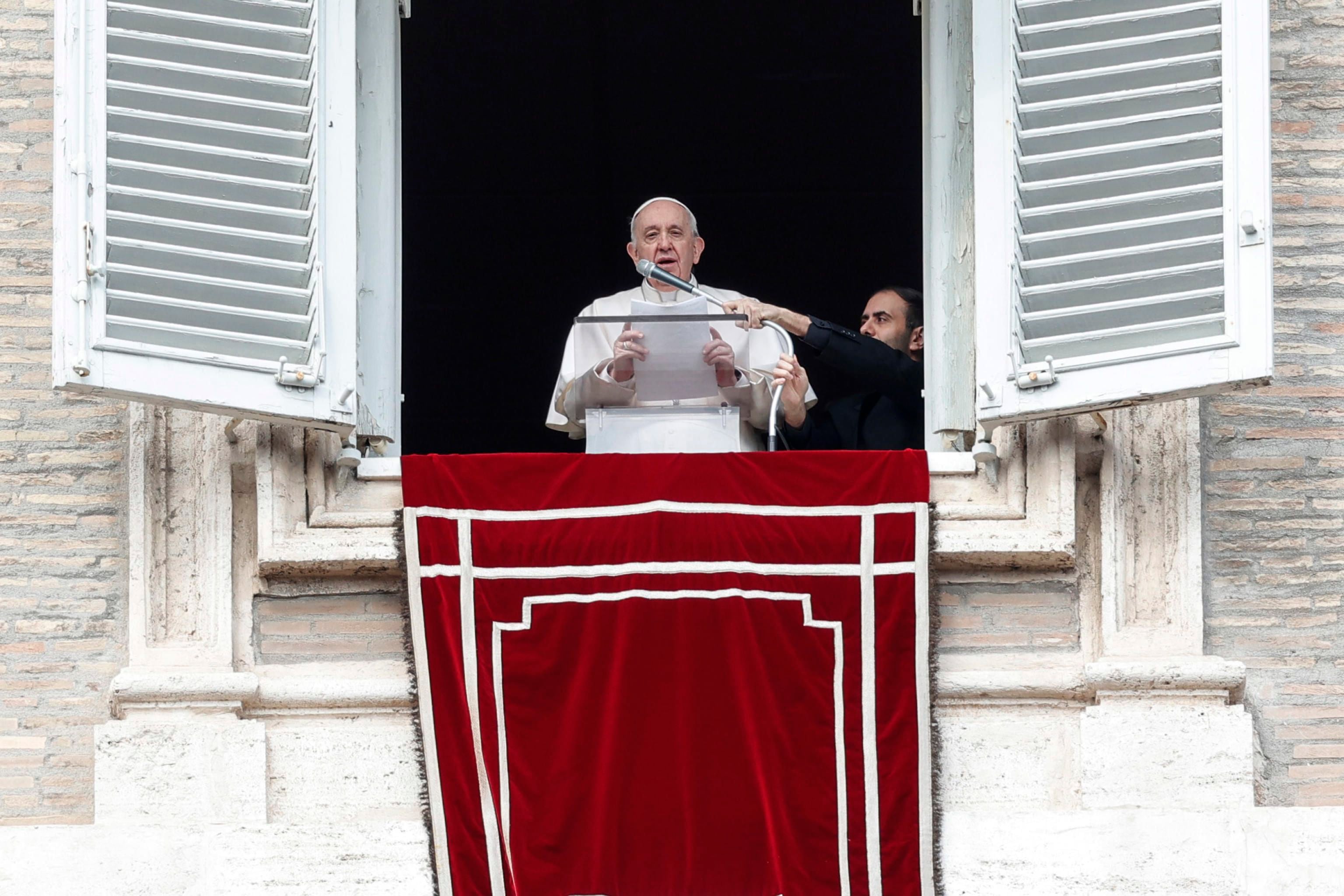 El papa Francisco pide compromiso de todos para que cese ‘esta guerra repugnante’