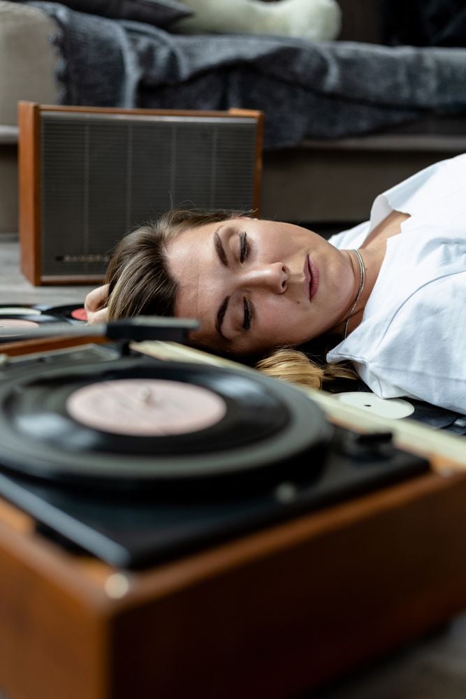 Escuchar música para dormir bien: un método relajante, seguro, sencillo y efectivo