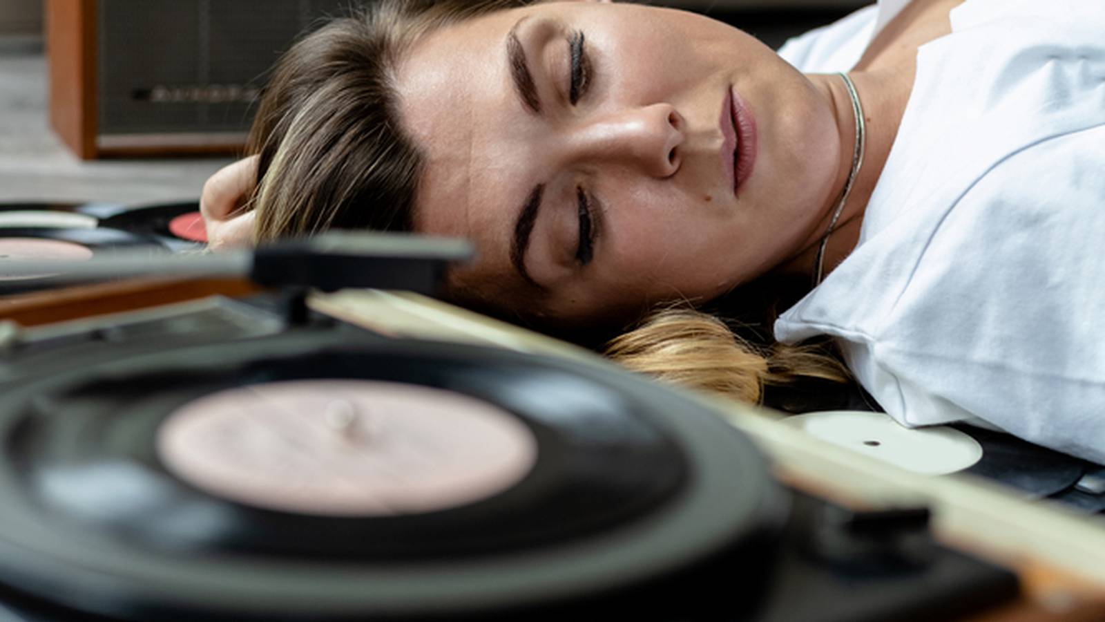 Escuchar música para dormir bien: un método relajante, seguro, sencillo y  efectivo, Salud, La Revista