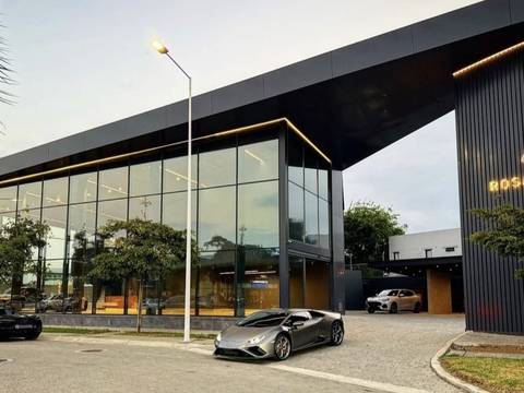 Autos de Maserati, Lamborghini, McLaren y Dallara ya están en nuevo concesionario que abrirá en Samborondón 
