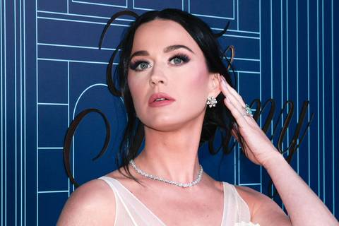 Katy Perry vende todo su catálogo musical (5 álbumes) por una millonaria suma, descubre cuánto es y qué significa esto