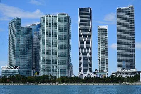 ‘Imagínate la cantidad de dinero que estamos inyectando a esta economía’: ecuatorianos ‘resguardan’ sus patrimonios en Miami