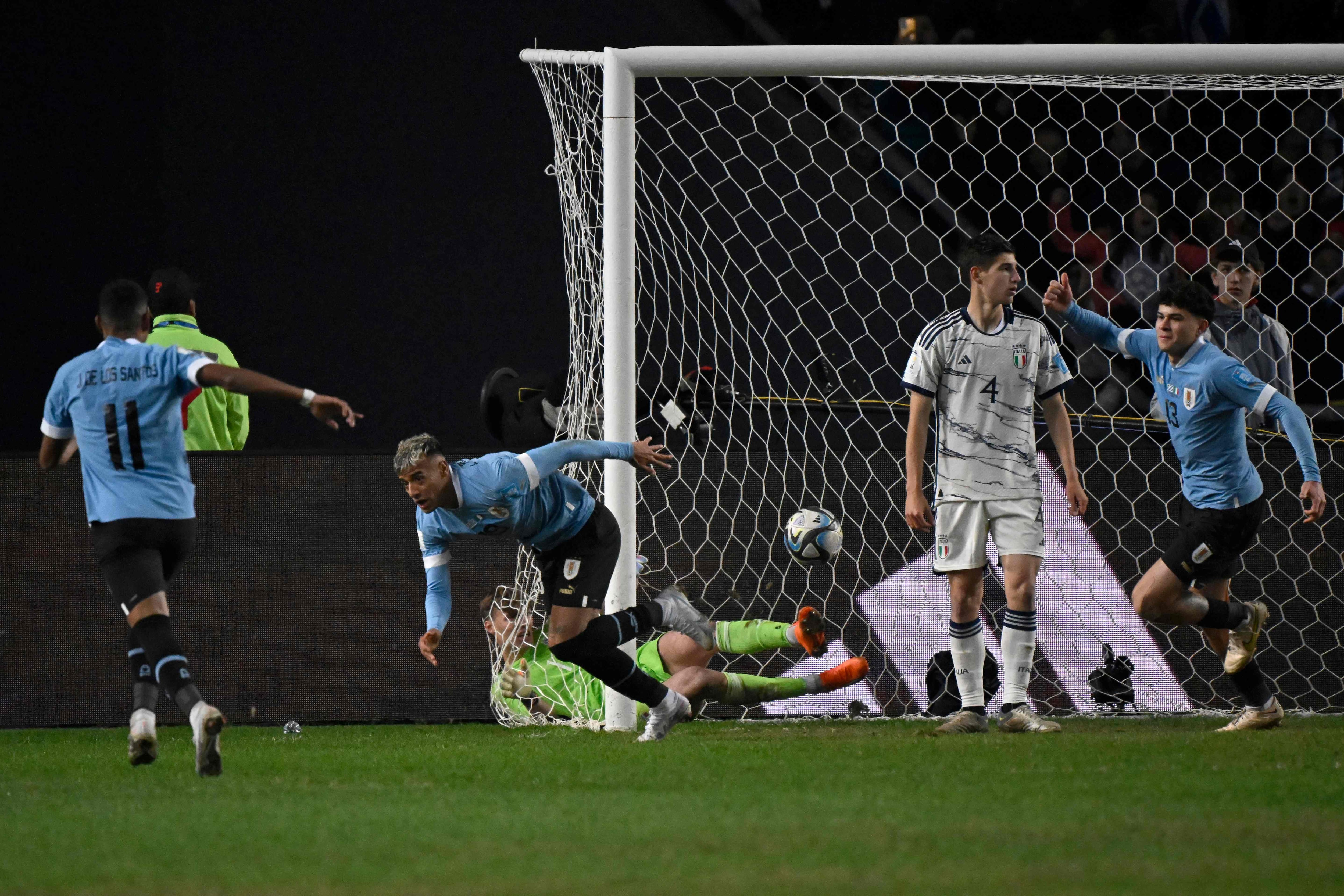 El campeón del mundo sub-20 Fabricio Díaz se despide de Uruguay y