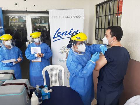 Coronavirus en Ecuador: más de 6.000 personas ya se vacunaron