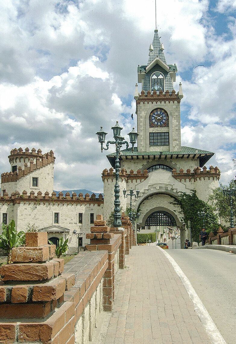 Puerta de entrada a la ciudad, en Loja.