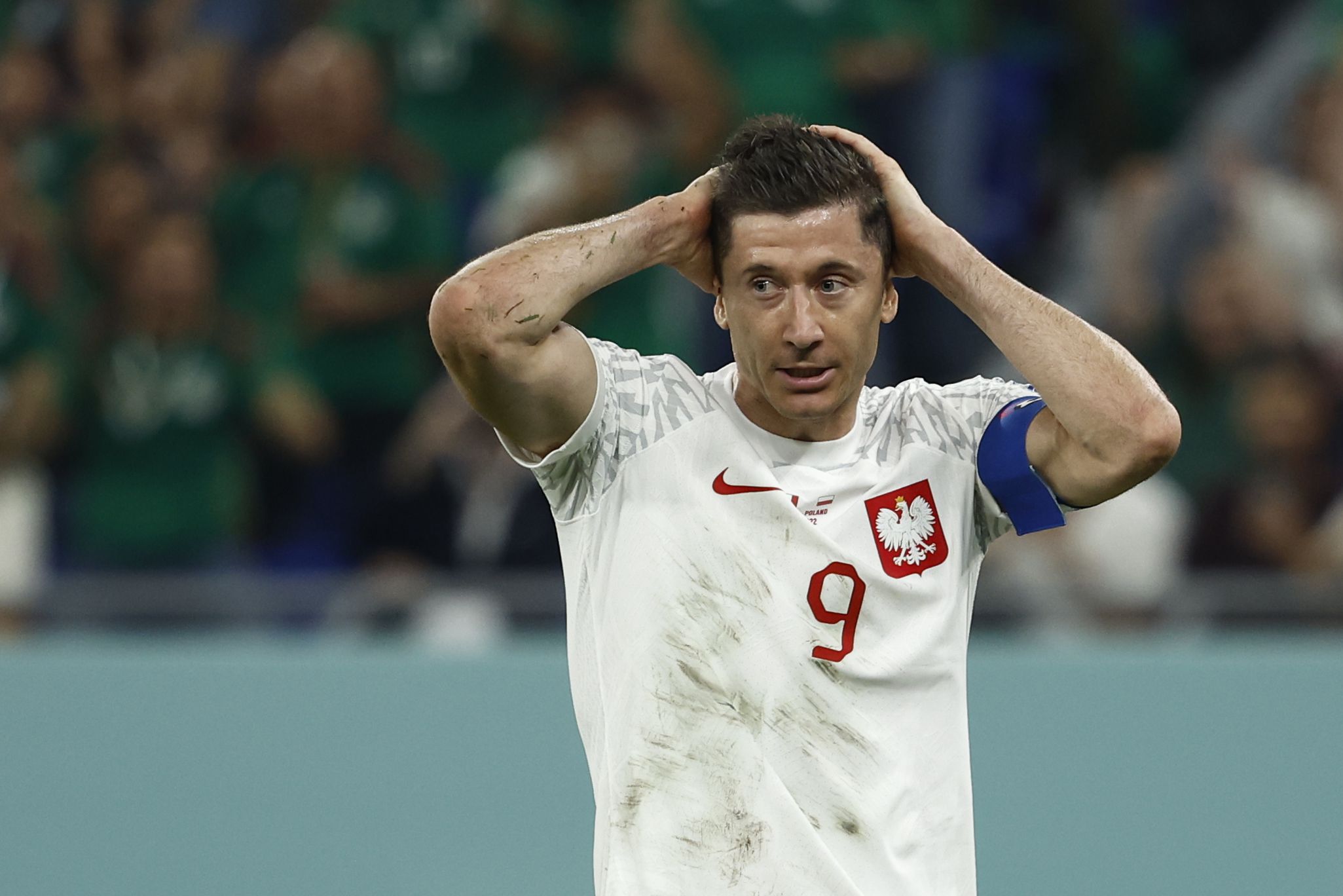 Robert Lewandowski extiende sequía de goles en mundiales