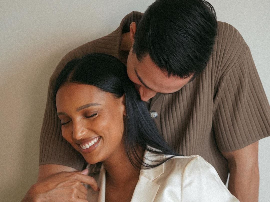 ‘Lo que más amo de mi cuerpo es mi tono de piel’, revela la modelo de Victoria’s Secret Jasmine Tookes, quien está casada con el ecuatoriano Juan David Borrero