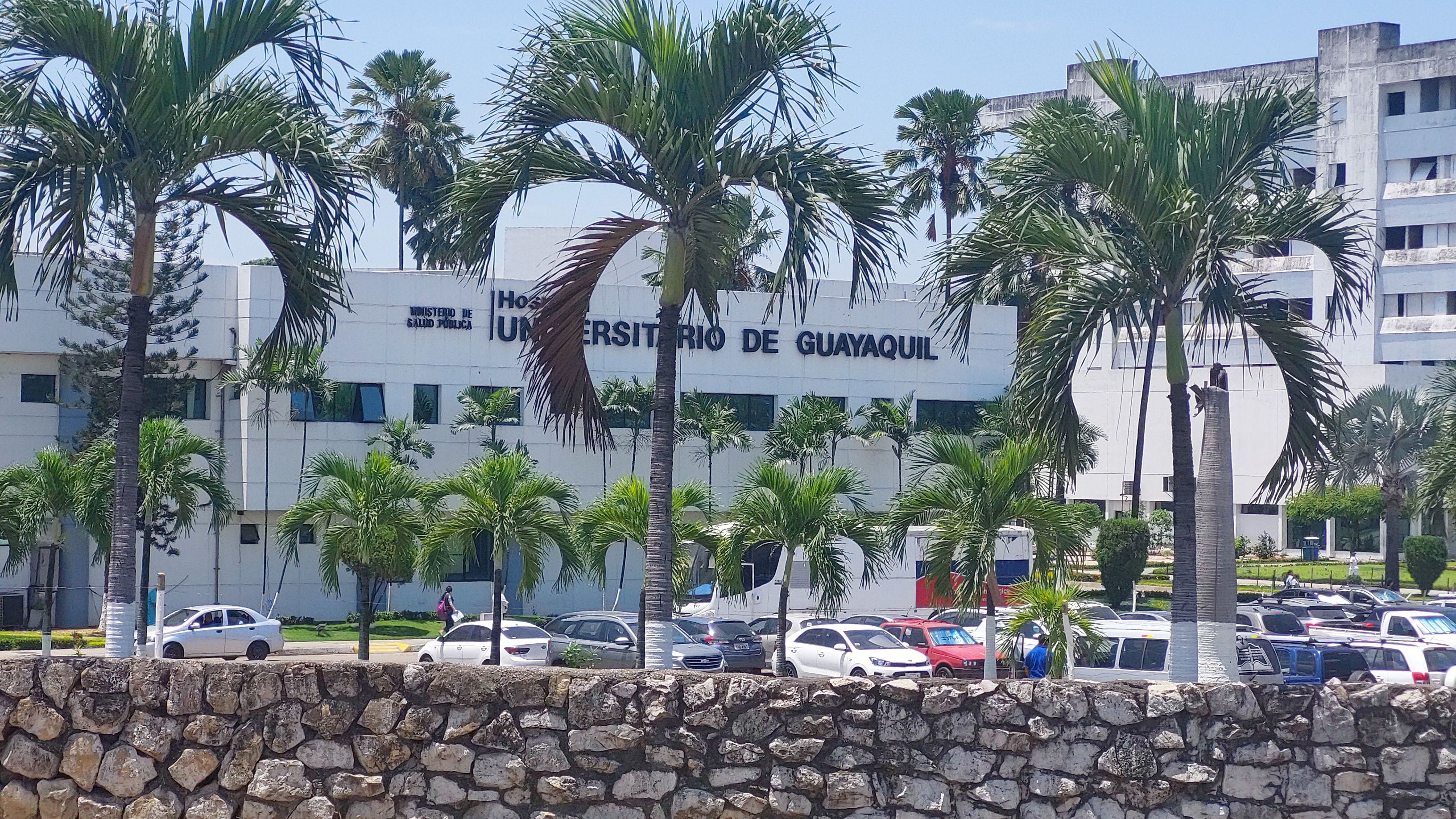 Hospital Universitario se ubica sobre la vía Perimetral.