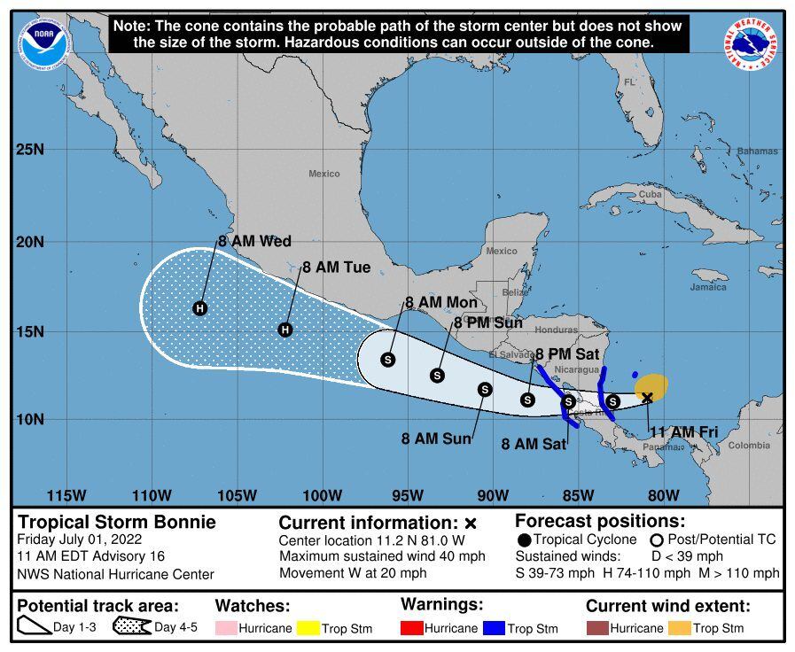Imagen cedida este viernes por la Administración Nacional de Océanos y Atmósfera (NOAA) de Estados Unidos, a través del Centro Nacional de Huracanes (NHC), donde se grafica el pronóstico de cinco días del paso de la tormenta tropical "Bonnie" por Centroamérica. EFE/NOAA-NHC 