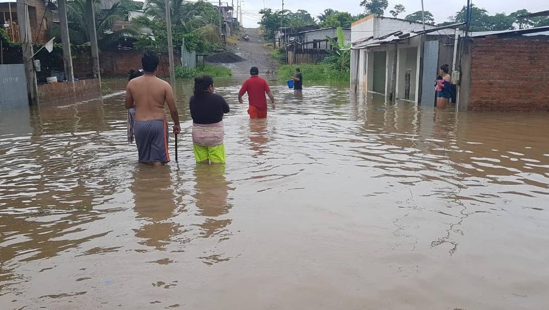 Cuatro casas inundadas y otros sectores anegados en Pedernales tras fuerte  lluvia | Ecuador | Noticias | El Universo