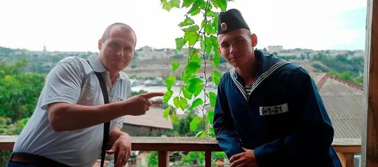Yegor Shkrebets, 20, con su padre