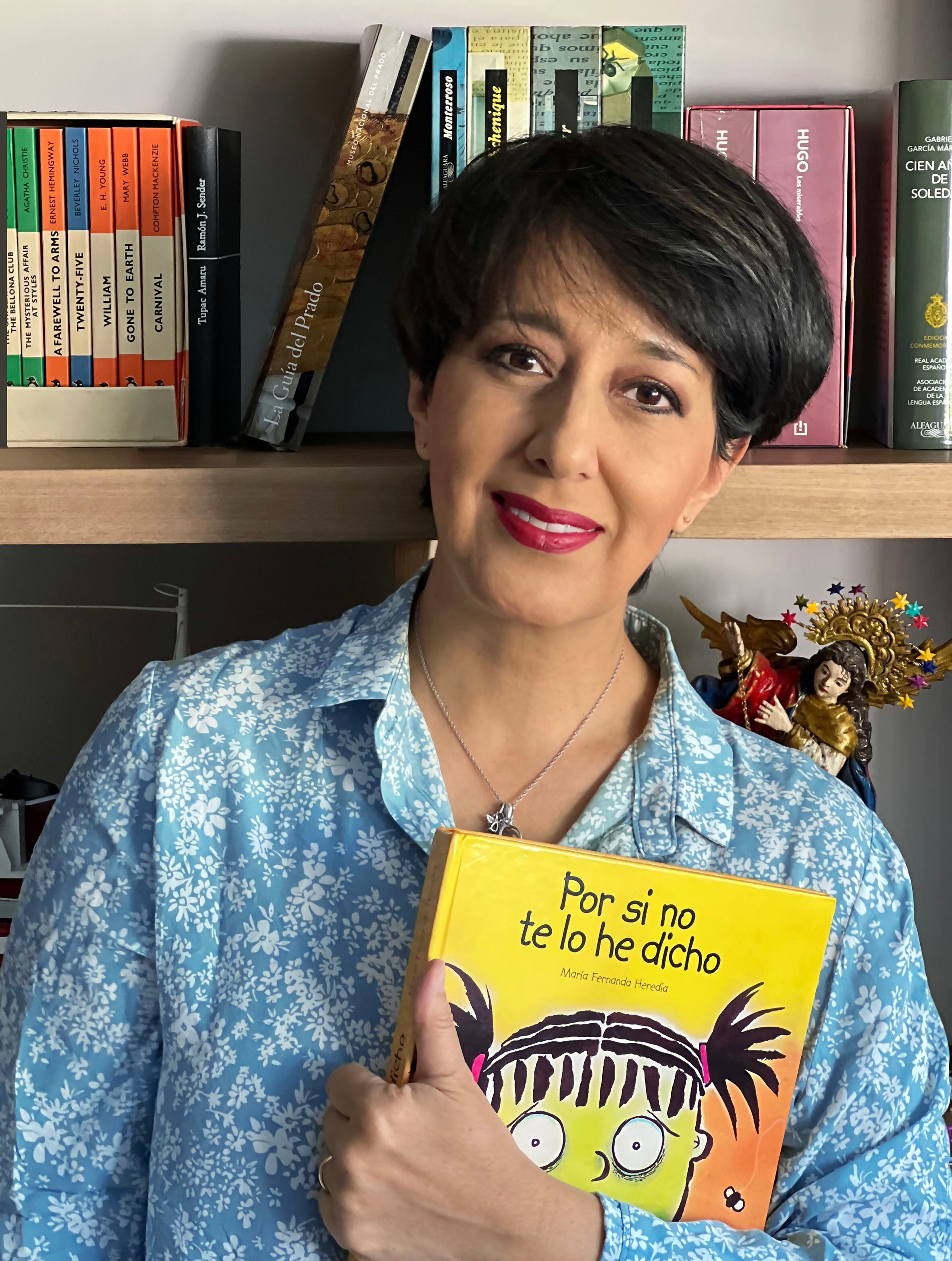 María Fernanda Heredia con su libro 'Por si no te lo he dicho'.
