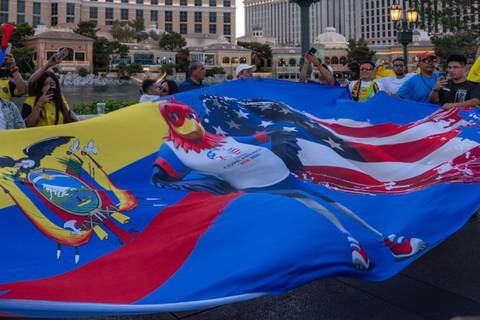 ‘¡Fuera, Sánchez, fuera!’: uno de los cánticos de los ecuatorianos en el banderazo de Las Vegas
