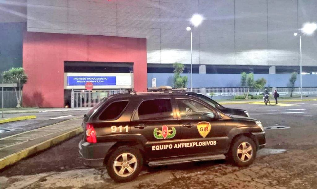 Policía descarta presunto artefacto explosivo en centro comercial en el sector El Recreo, al sur de Quito