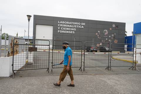 ‘Tiene que haber una medida urgente porque hay contaminación ambiental’, dice la Federación Médica Ecuatoriana sobre morgue de Guayaquil 
