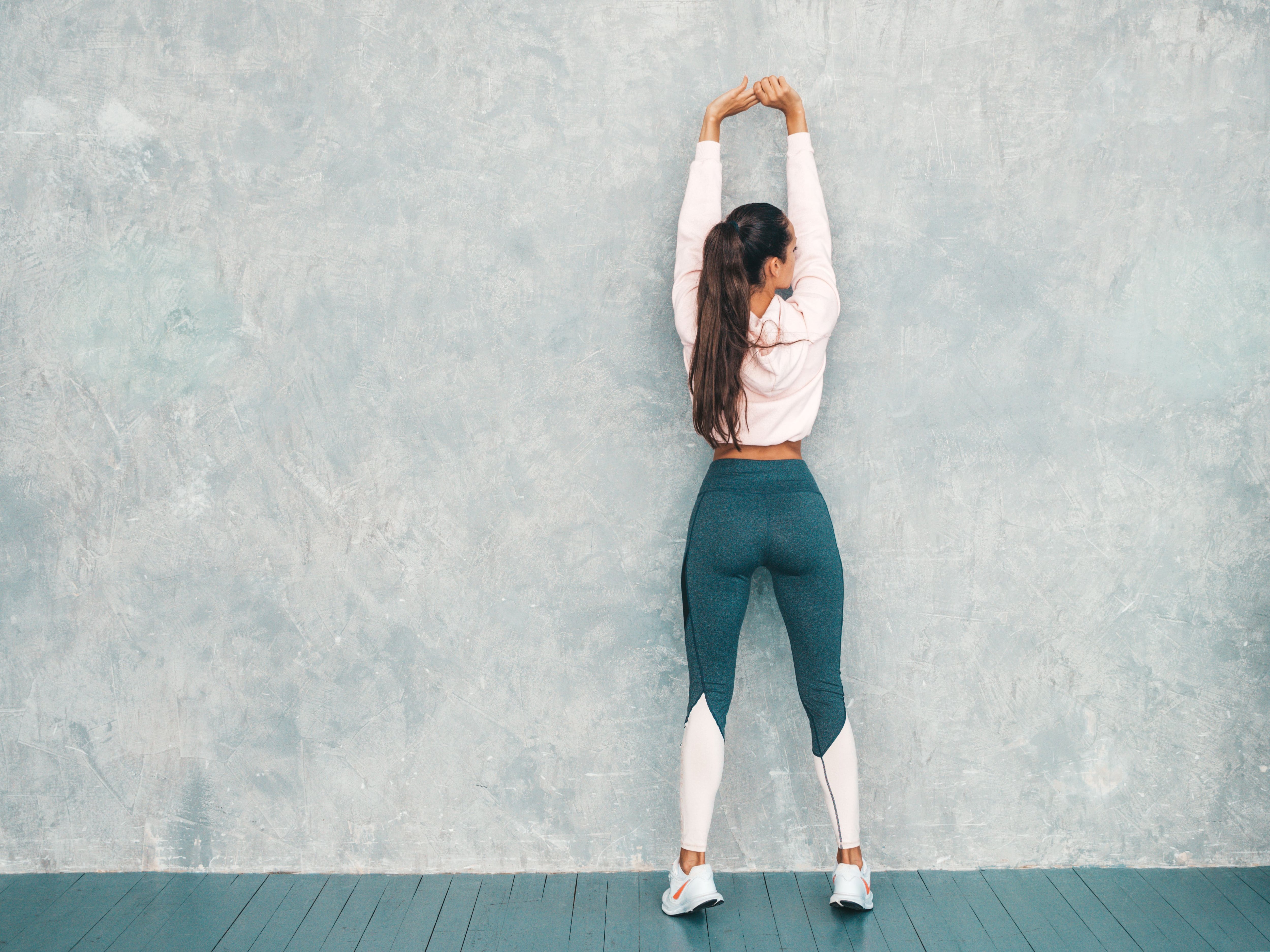 Si inicias en pilates, la pared será un gran apoyo para que te acostumbres a algunos ejercicios