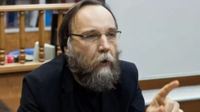 Aunque Alexander Dugin no tiene un puesto oficial en el gobierno, es una figura simbólica en la política rusa. ALEXANDER DUGIN
