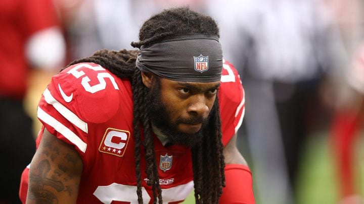 Richard Sherman, figura de la NFL, se declaró inocente de cinco delitos que le imputó fiscalía