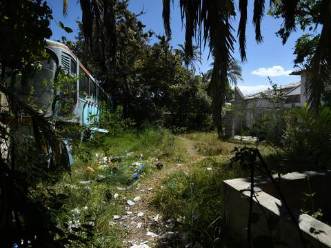 Habitantes de Pomasqui reclaman por una casa abandonada que atrae indigentes e inseguridad