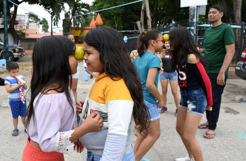 Juegos Tradicionales Y Cita De Amigos En Fiesta Juliana Comunidad Guayaquil El Universo