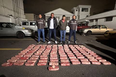 En una camioneta con doble fondo encontraron 119 kilos de cocaína, en el sur de Quito