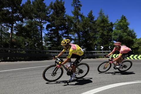 Richard Carapaz cede el amarillo a Tadej Pogacar, nuevo líder del Tour de Francia