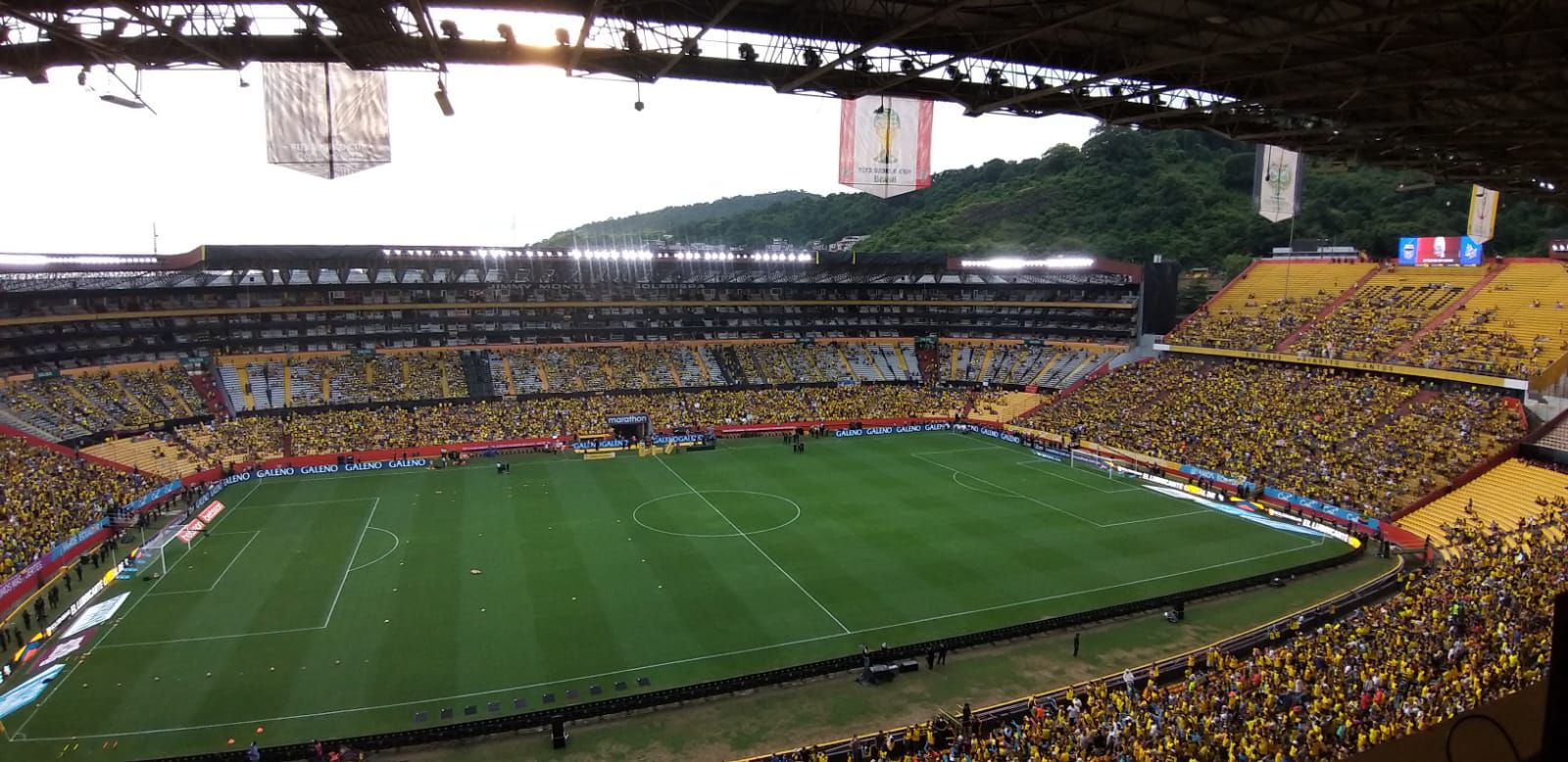 Banderines en el Monumental representan las cuatro clasificaciones de Ecuador al Mundial de la FIFA