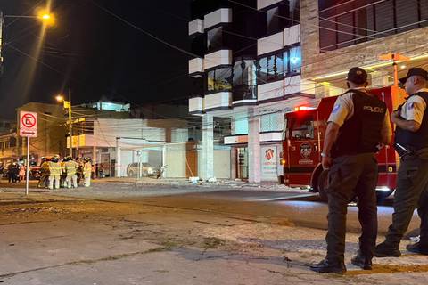 Deflagración por acumulación de gas causó daños en un edificio de Machala