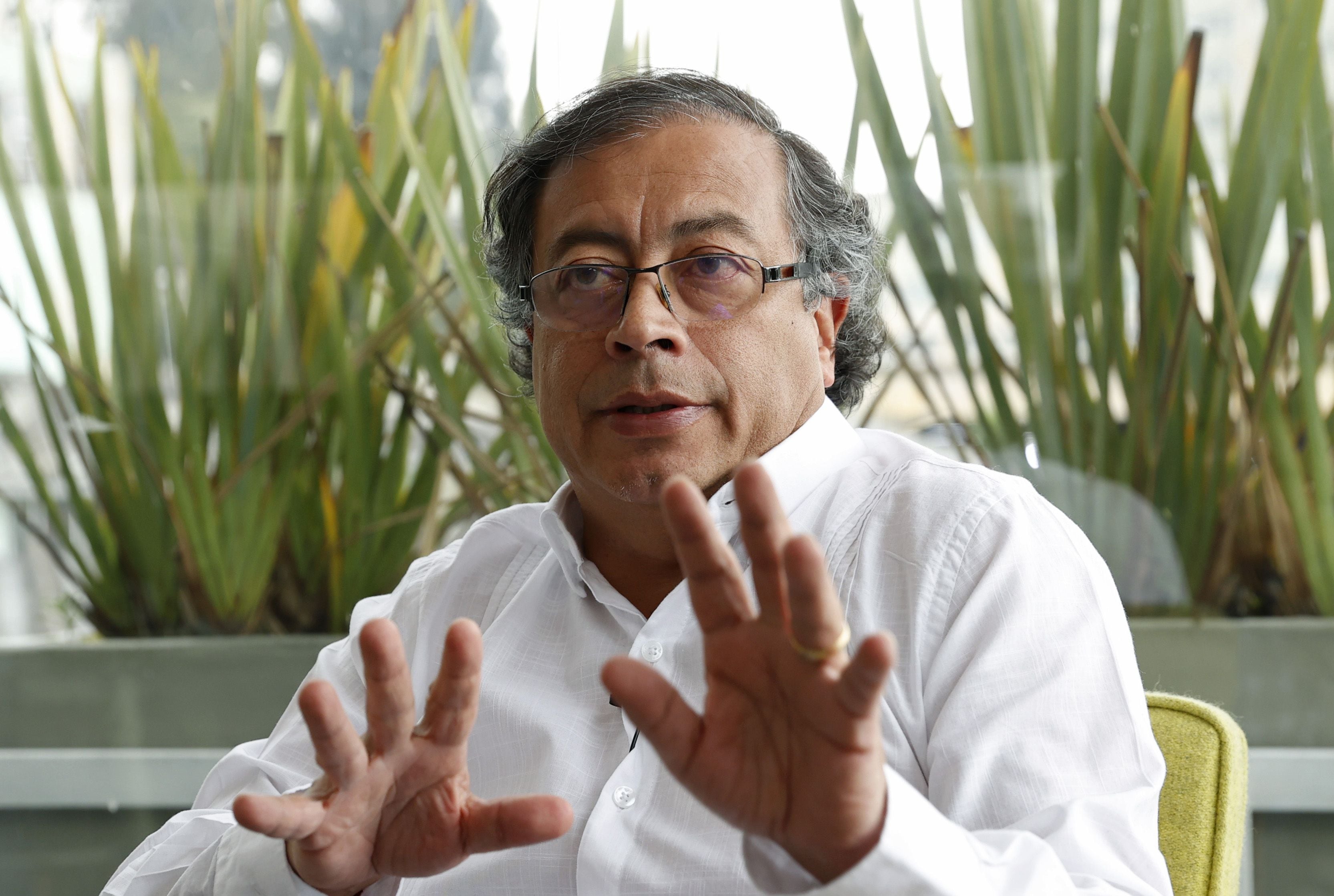 Candidato presidencial Gustavo Petro dice que si gana elección no buscará reelección y respetará propiedad privada