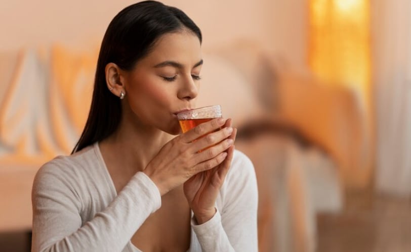 Los beneficios del té de canela con cardamomo: así lo puedes