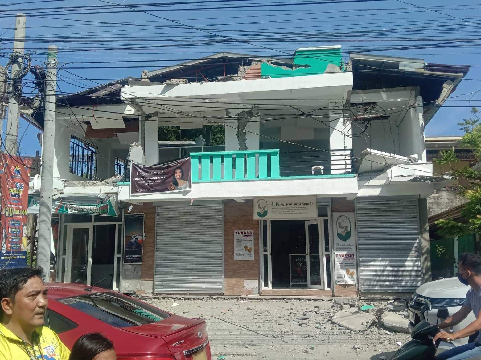 Un fuerte sismo con una intensidad de magnitud 7,1 sacudió la provincia de Abra en la isla principal de Luzón fue registrado por el Instituto Filipino de Vulcanología y Sismología. 