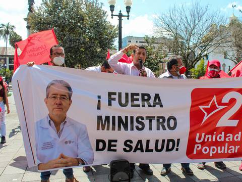 Frente Popular denuncia a ministro de Salud por uso de vacunas